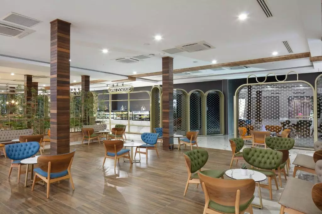 Nirvana Cosmopolitan Hotel